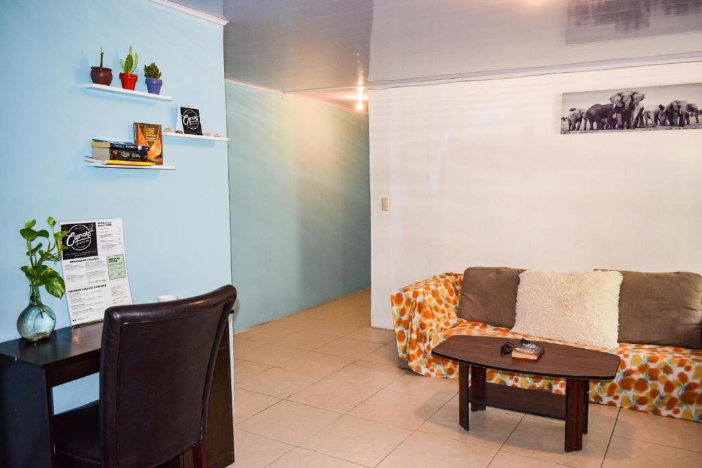 The Backside House Hostel Tamarindo Bagian luar foto