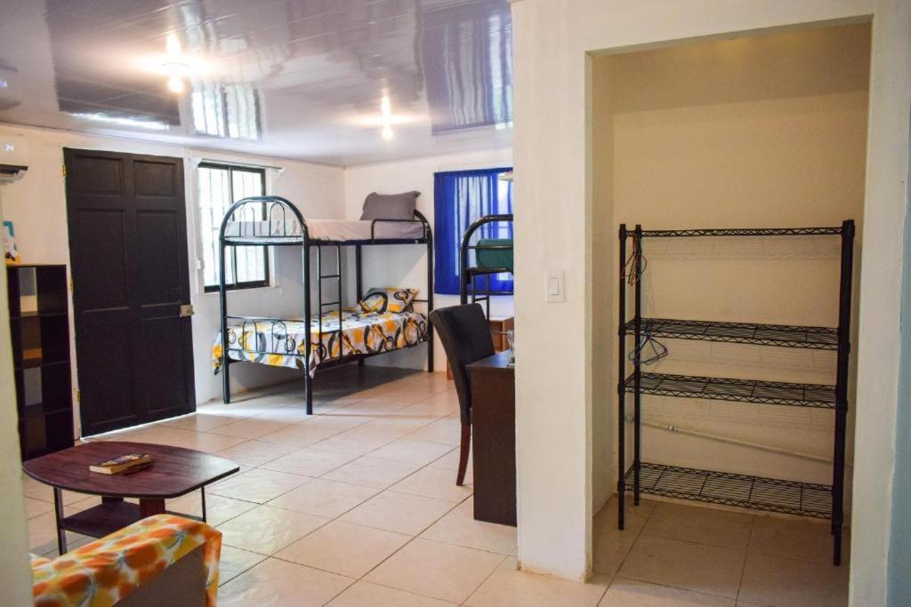 The Backside House Hostel Tamarindo Bagian luar foto
