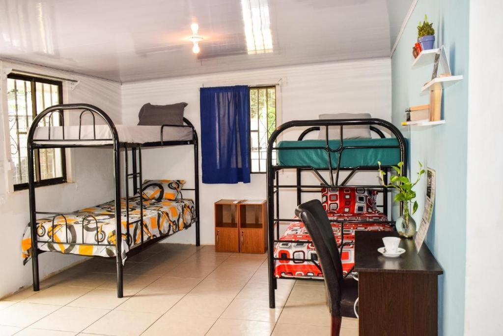 The Backside House Hostel Tamarindo Bagian luar foto