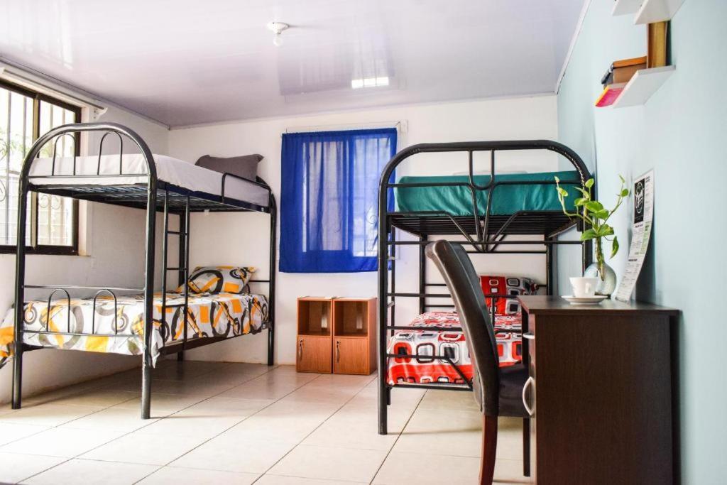 The Backside House Hostel Tamarindo Bagian luar foto