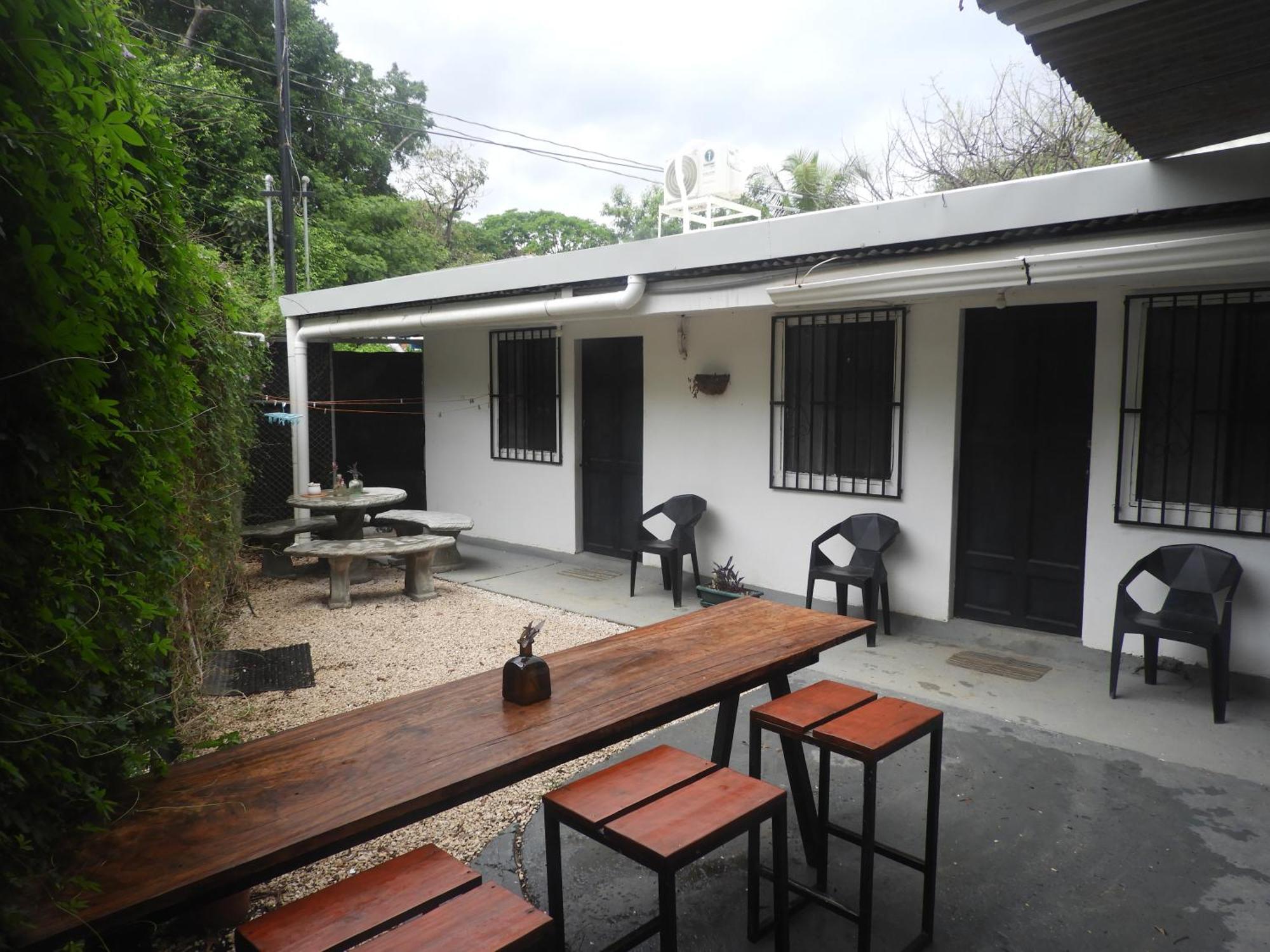 The Backside House Hostel Tamarindo Bagian luar foto